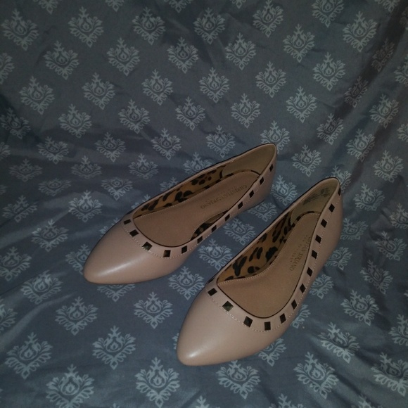 Flats - Picture 2 of 3